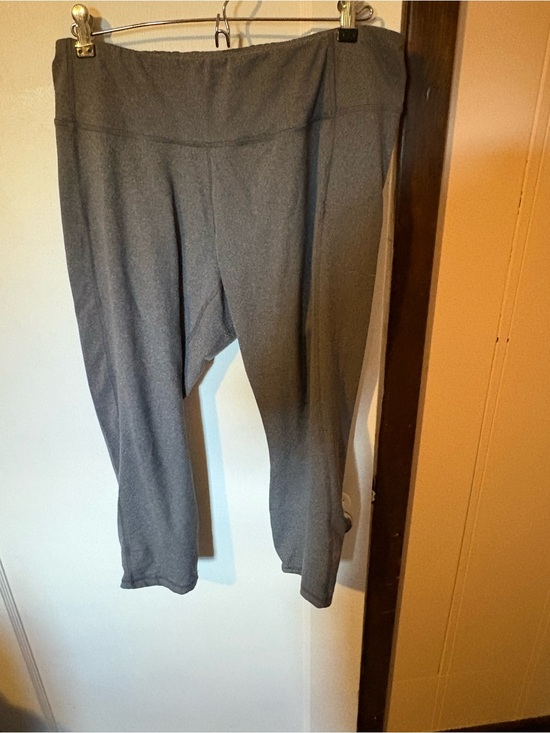 Avia Pants - Avia Gray Cropped Leggings